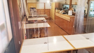 オーレン小屋新館食堂2.jpg