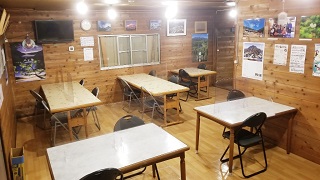 オーレン小屋本館食堂2 (2).jpg