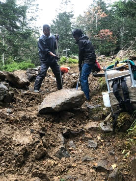 オーレン小屋登山道整備1.jpg