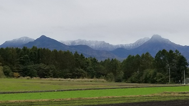 18_10-15八ヶ岳初冠雪リサイズ.jpg